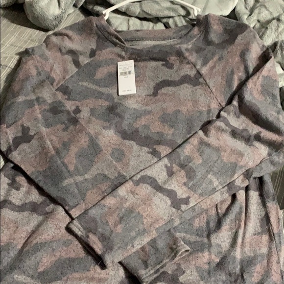 American Eagle Long Sleeve - Picture 1 of 3